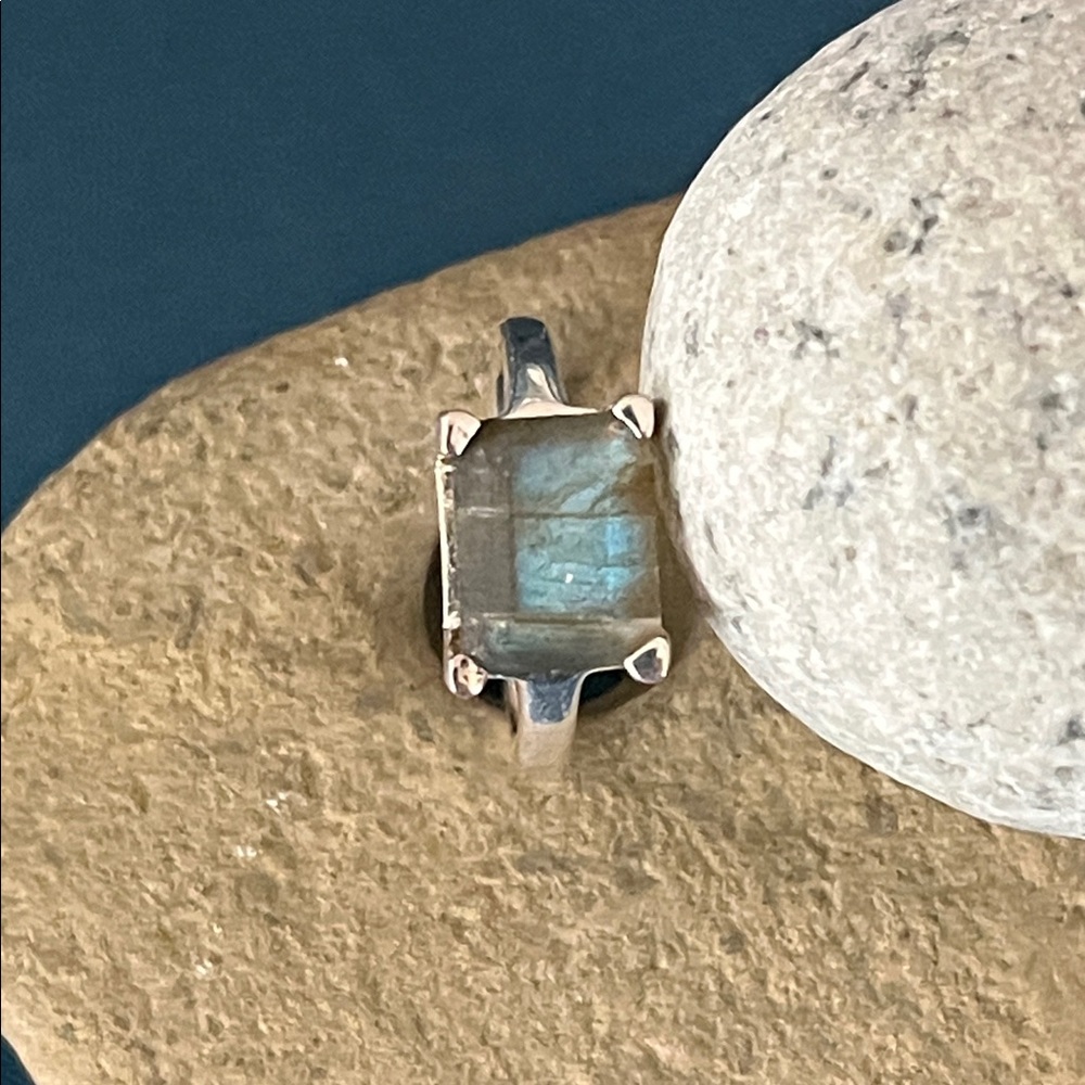 Labradorite Reflection Ring - image 4